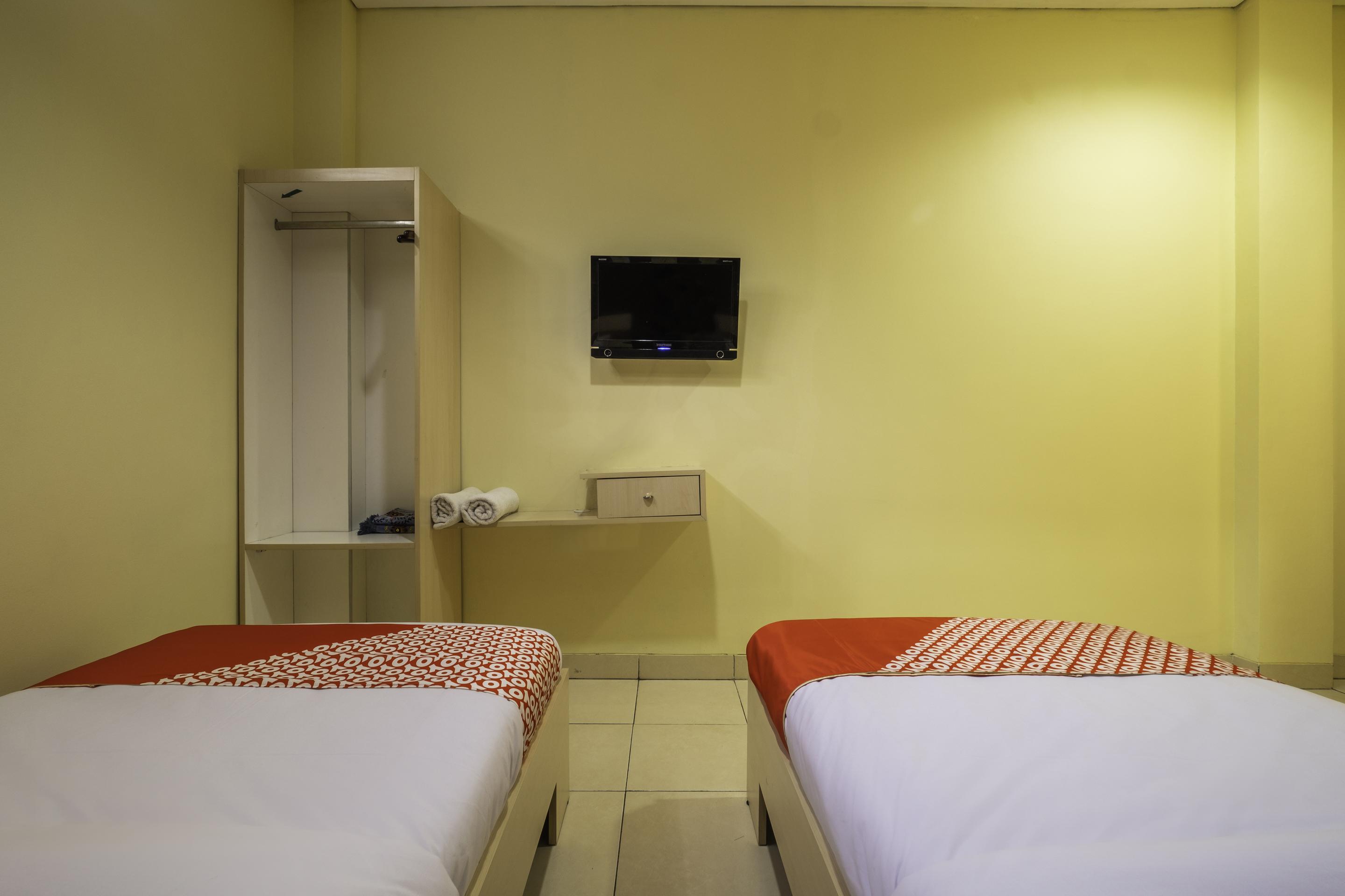 Oyo 2947 Cluster Harris Home Stay & Kos Cimindi Bagian luar foto