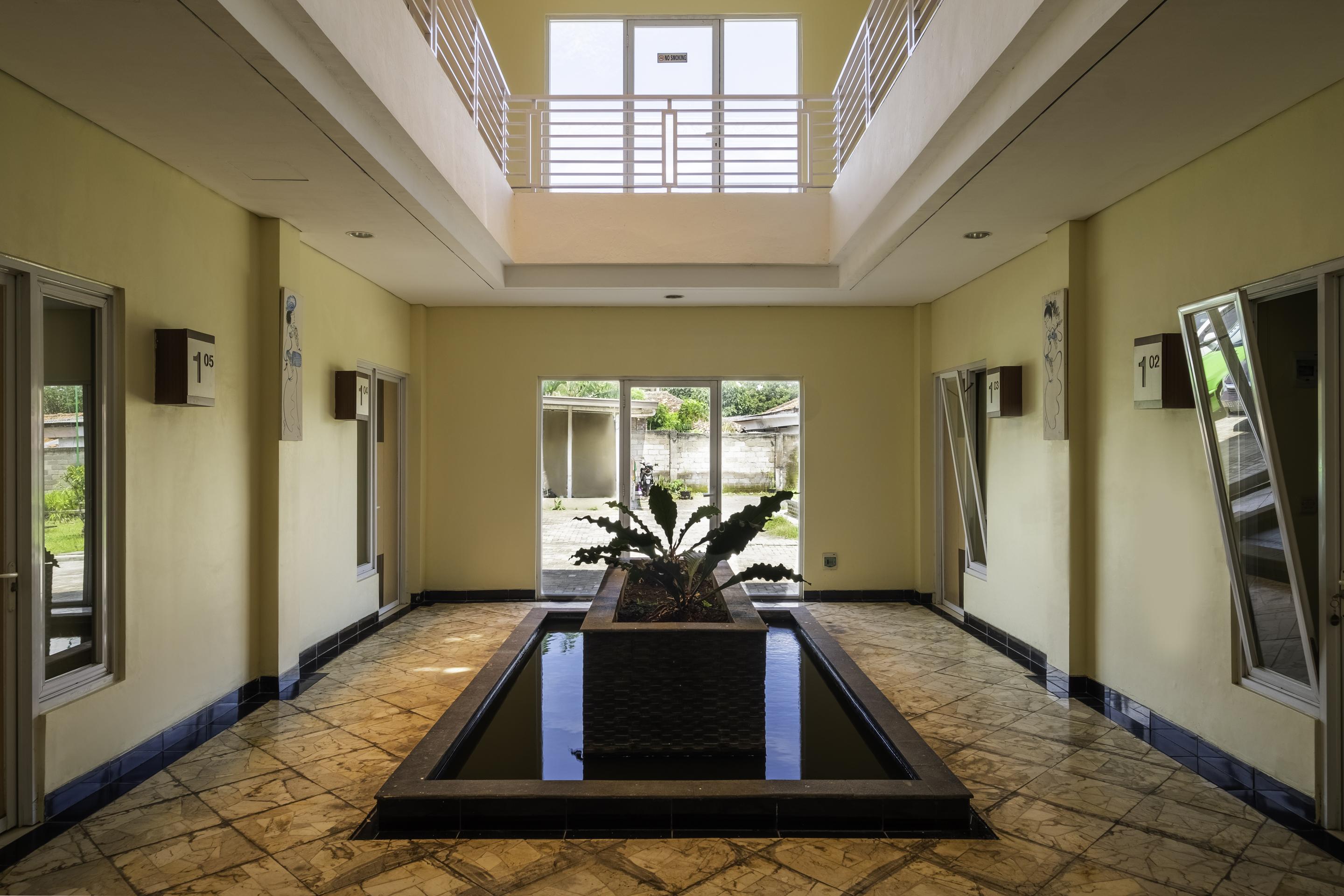 Oyo 2947 Cluster Harris Home Stay & Kos Cimindi Bagian luar foto