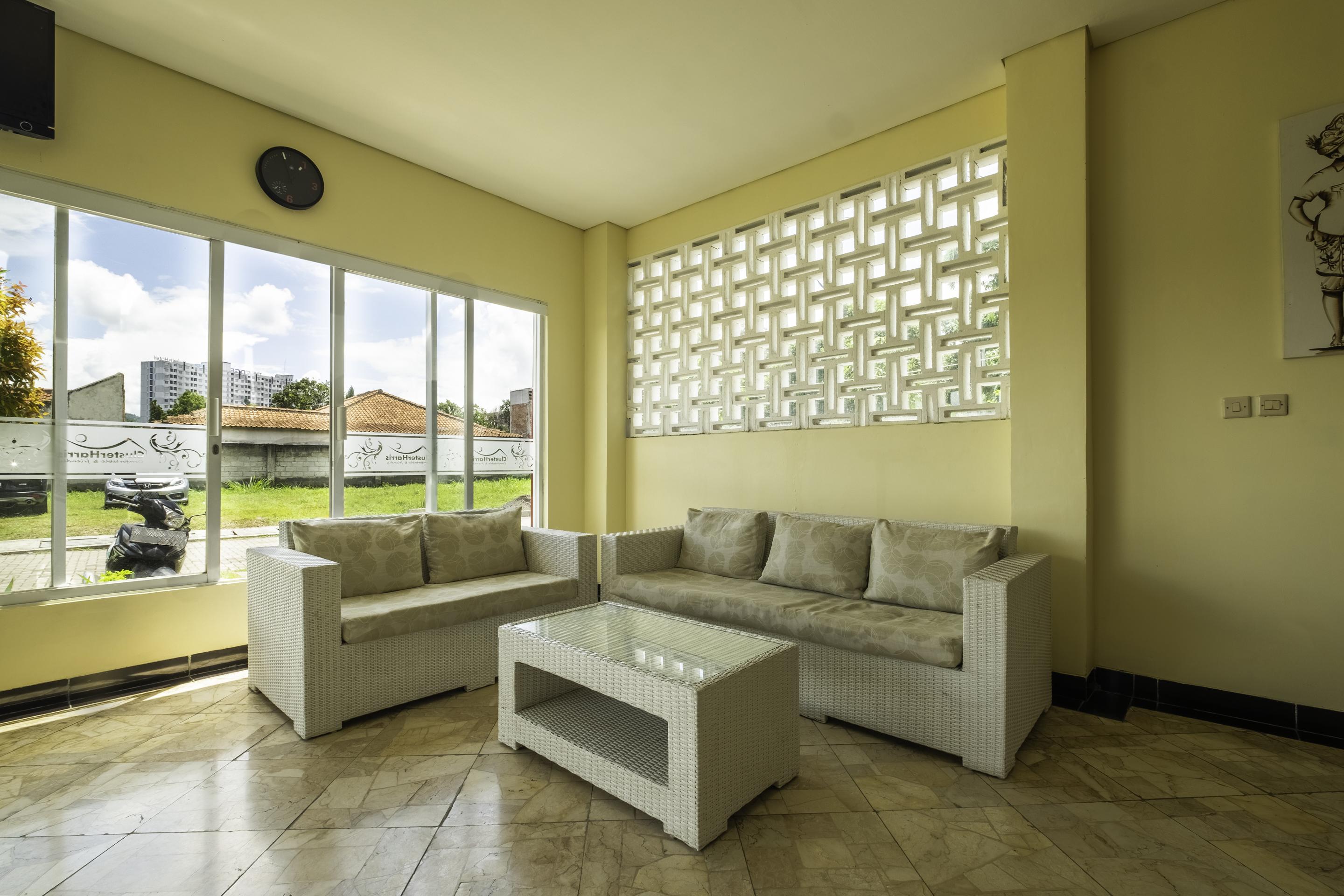 Oyo 2947 Cluster Harris Home Stay & Kos Cimindi Bagian luar foto