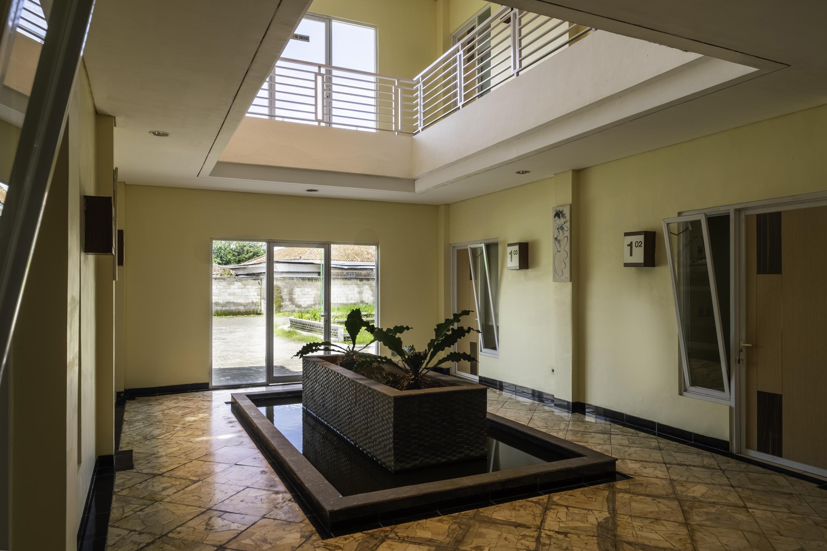 Oyo 2947 Cluster Harris Home Stay & Kos Cimindi Bagian luar foto